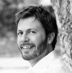 Simon Starling has 30 years’ experience of working to achieve lasting change. Through strategic advice, facilitation and coaching Simon helps people develop impactful strategies, design, deliver and evaluate effective advocacy, and be better leaders.